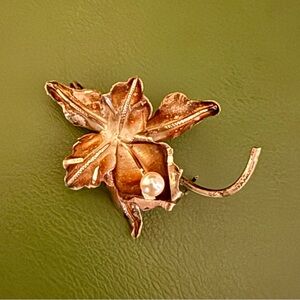 Antique Victorian Gold Orchid Flower 3mm Pearl Brooch Pin
